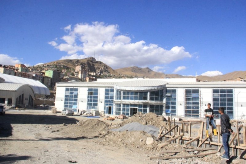 Hakkari Gençlik Merkezi Yüzme Havuzu ve Kapalı Spor Salonu İnşaatı